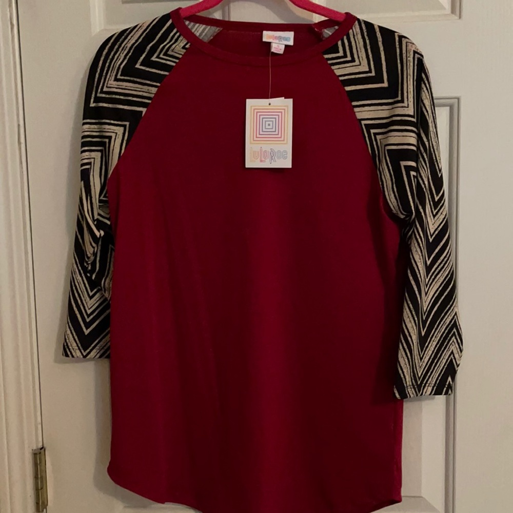 NWT LuLaRoe Randy top HTF with chevron sleeves
